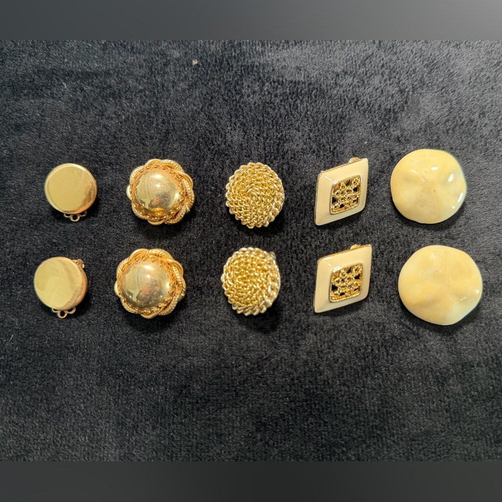 Vintage! Gold and Cream Clip-On Earrings Set